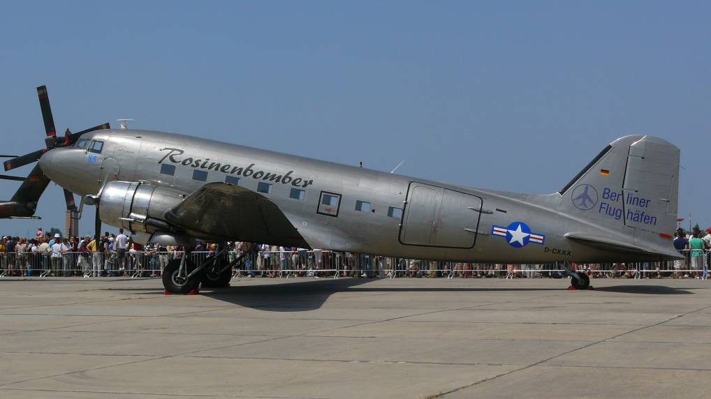 Douglas DC-3