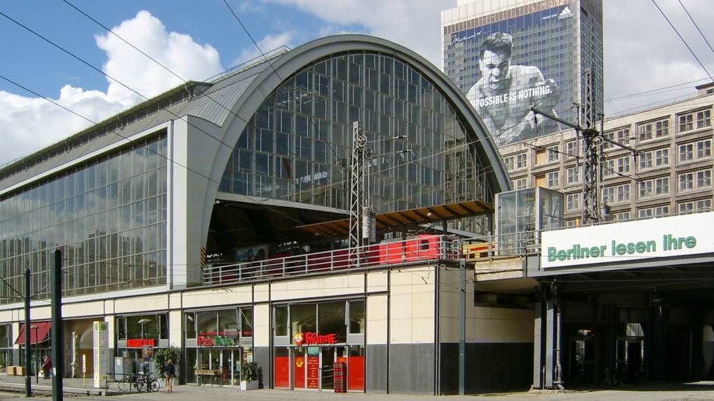 Der Bahnhof Alexander-Platz.