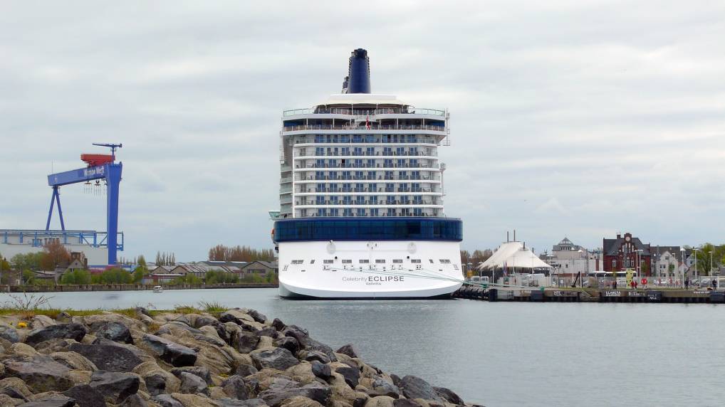 Celebrity Eclipse 121 878 BRZ  Lnge 314,90 m