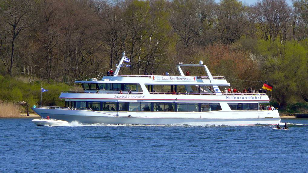 Fahrgastschiff Ostseebad Warnemnde