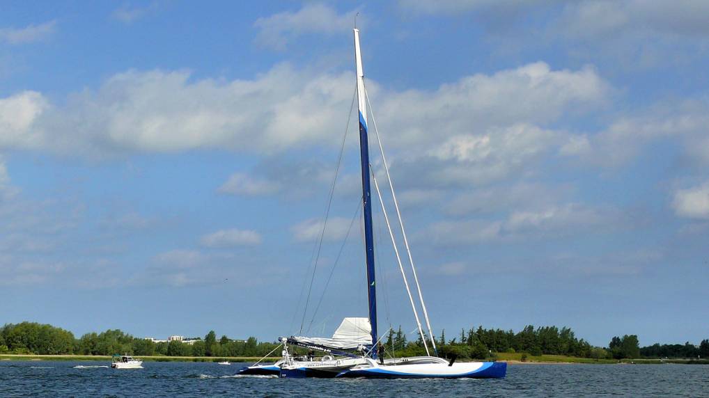 Mehrrumpfboot Trimaran