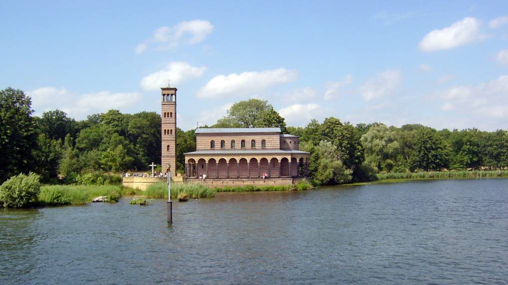 Heilandskirche am Port von Sacrow