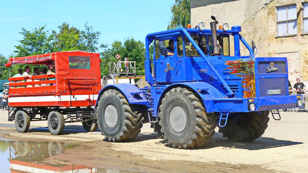 12. Internationales Ostblock Fahrzeugtreffen in Ptnitz 2013